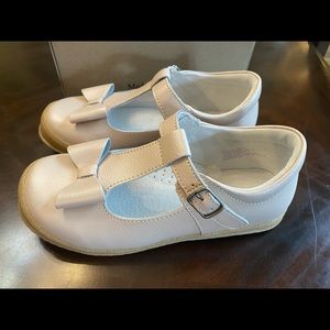 Brand new Lamour girls shoes size 2